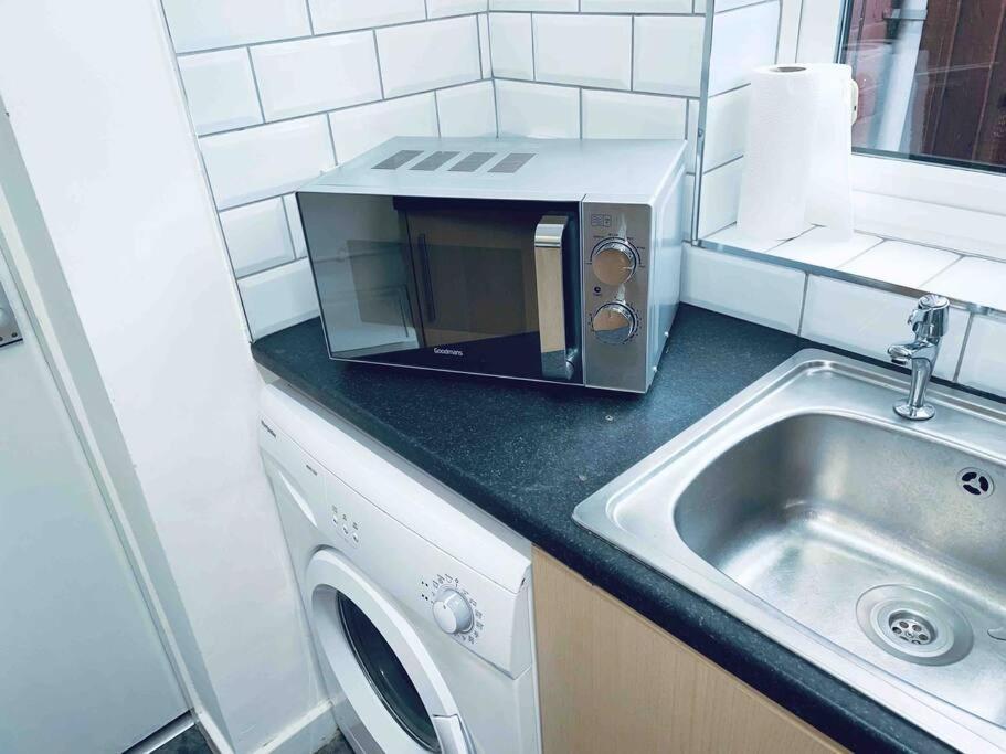 Homely 3 Bed Town House In Coventry City Centre Eksteriør billede