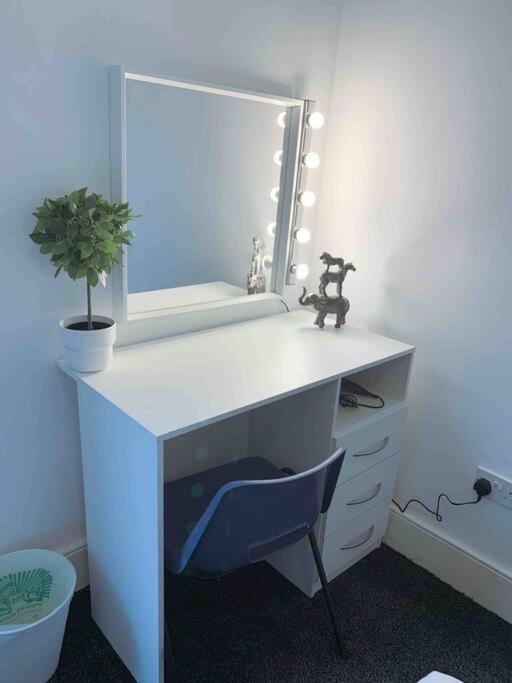 Homely 3 Bed Town House In Coventry City Centre Eksteriør billede